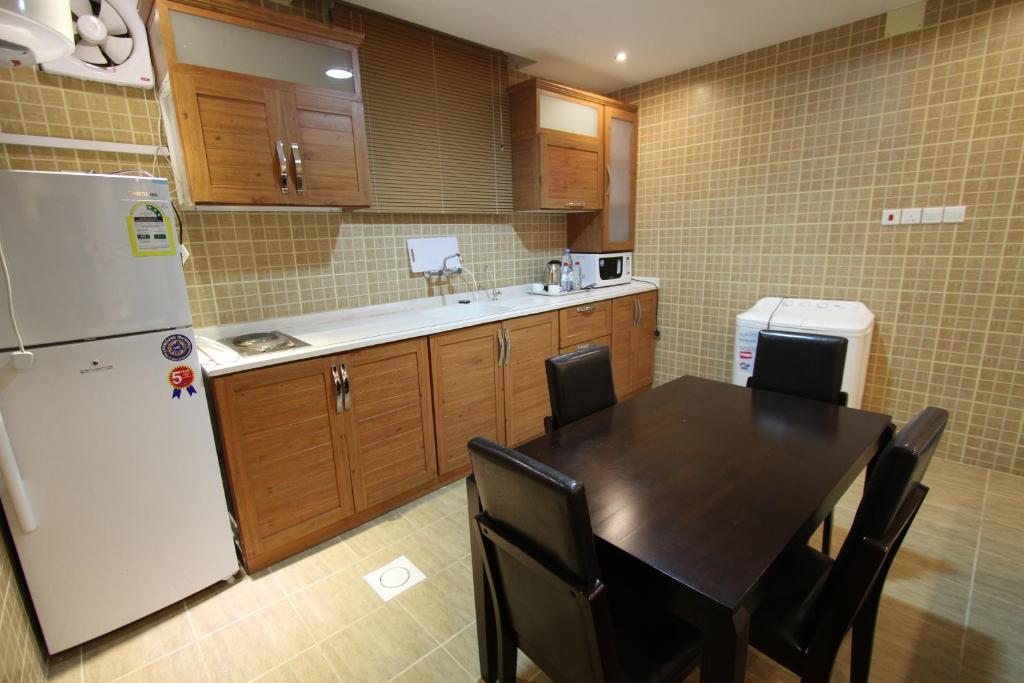 Manazel Al Hamra Apartment 2 Buraidah Bagian luar foto